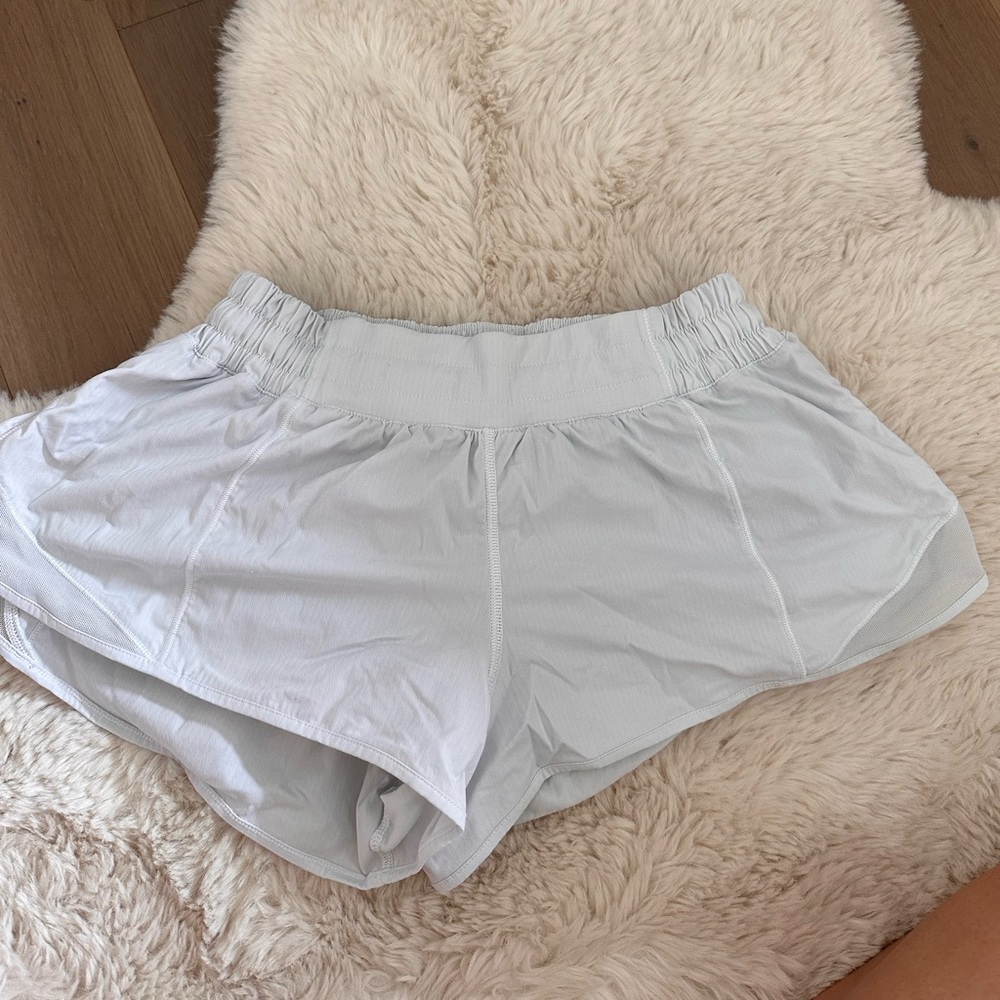 LULULEMON HOTTY HOT SHORTS, size 8